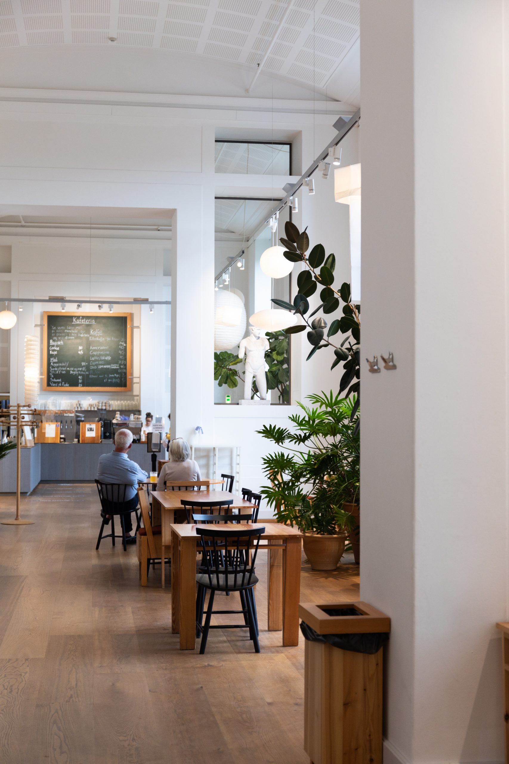 Kawiarnia w Muzeum Sztuki w Kopenhadze. Kafeteria. Najlepsze miejsca na kawę w Kopenhadze